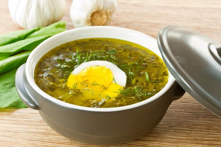 Zupa szczawiowa, niezawodny przepis na polski przysmak