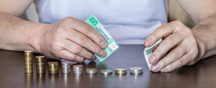 Członek rady nadzorczej ZUS kategorycznie o przyszłych emeryturach. "Trzeba powiedzieć wyborcom prawdę"