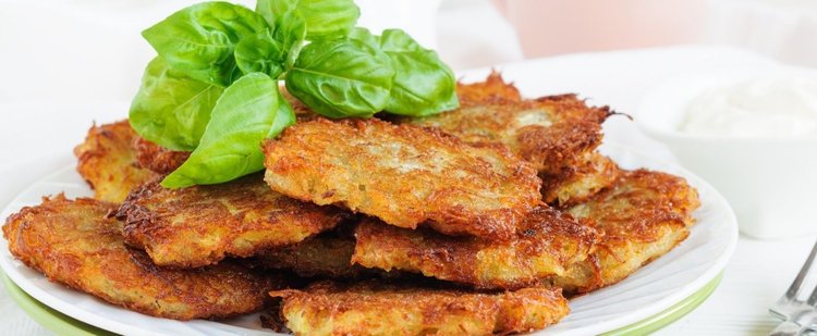 Obłędne placki ziemniaczane, które smakują jak pizza