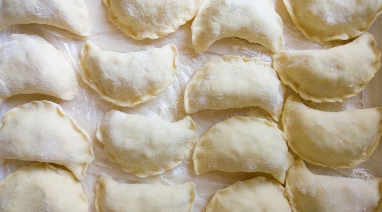 Jak zrobić pełnoziarniste ciasto na pierogi?