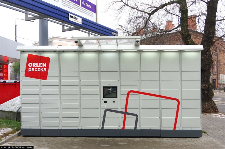 Orlen rozwija sieć paczkomatów. Związkowcy Poczty Polskiej apelują do premiera