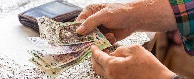 Odzyskają swoje dawne emerytury. Świadczenia obniżono ponad 40 tys. osób