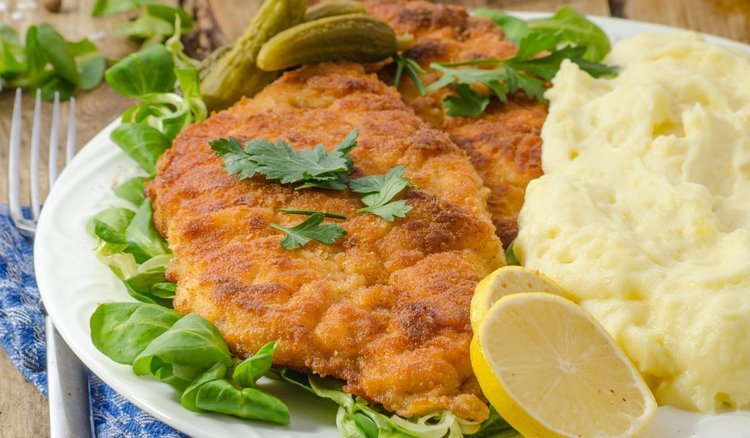 Zaskakujące w każdym kęsie kotlety schabowe po dziekańsku. Mamy przepis