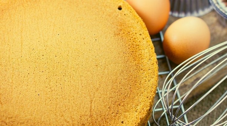 Przedwojenny biszkopt cioci Koci z 3 składników, absolutny ideał