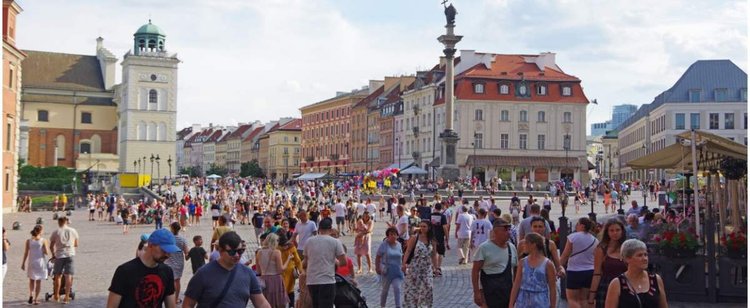 Mija dekada od wprowadzenia kontrowersyjnego zakazu. Polacy nadal podzieleni