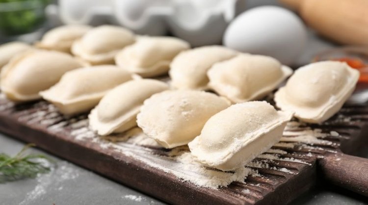 Lekkie, puszyste ciasto na pierogi z drożdżami