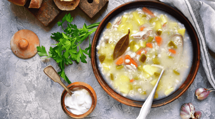 Cudowna zupa ogórkowa z zalewą z ogórków z kiszonych