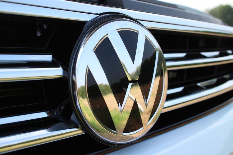 Volkswagen wstrzymuje produkcję w Polsce. Problemy z dostawami 