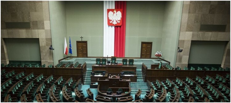 PiS chce odświeżyć godło Polski. Orzeł też zostanie zmodyfikowany