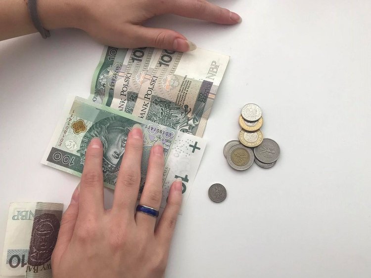 Waloryzacja emerytur i rent 2022. Jakie podwyżki czekają na seniorów?