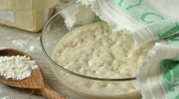 Bosko wyrośnięte ciasto drożdżowe bez wyrabiania od Ewy Wachowicz
