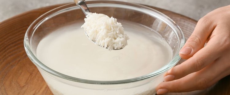 Niezliczone zalety wody po ugotowaniu ryżu