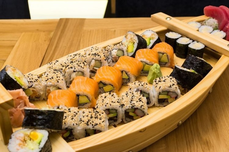 Masowe zatrucie pokarmowe w Charkowie po zjedzeniu sushi