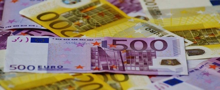 Polska goni średnią płacę w UE. Jest data, zrównamy się za mniej niż 20 lat
