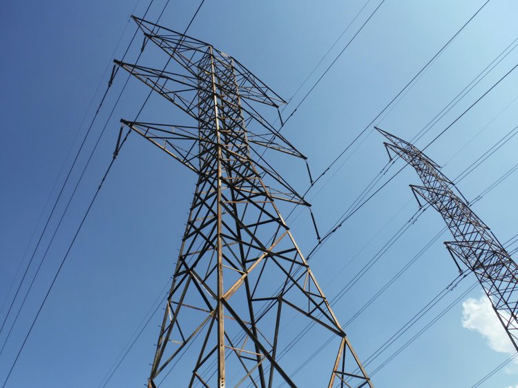 Europa obawia się odcięcia prądu. Polski rząd ostrzega tylko przed krótkimi przerwami w dostawie energii