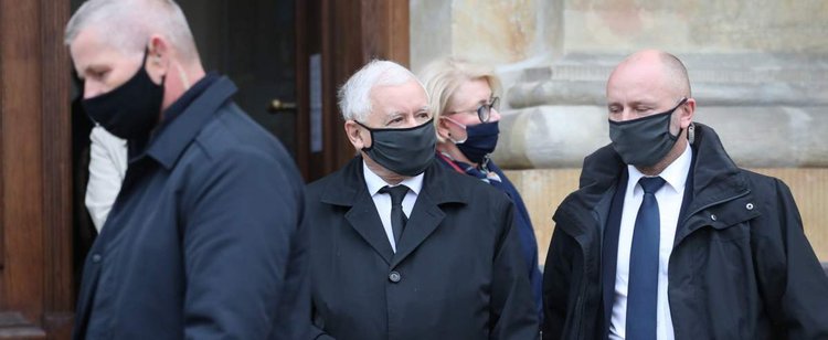 Jarosław Kaczyński na kwarantannie. Miał kontakt z osobą zakażoną