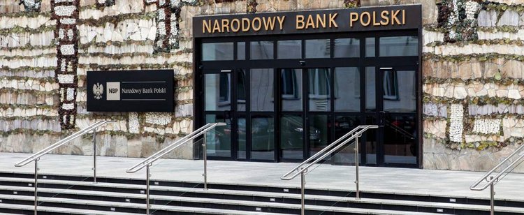 NBP może mieć nowego prezesa. Ale Adam Glapiński przekonuje do siebie złotem