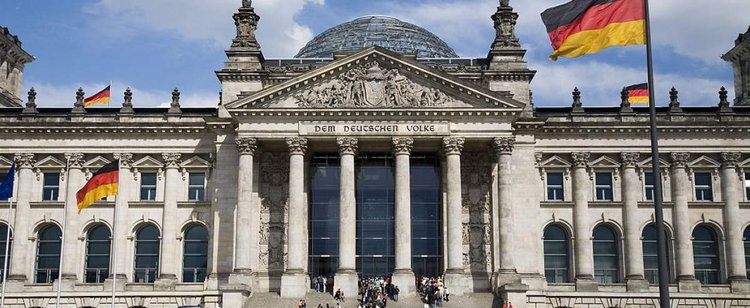 Bundestag w cieniu skandalu. Poseł obozu władzy podejrzany o korupcję