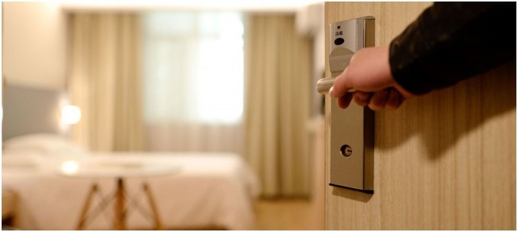 Majówka z obostrzeniami. Kolejne hotele omijają zakazy