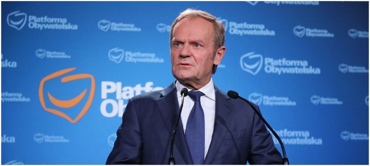 Starcie przeciwników i zwolenników Tuska w Szczecinie. Były rękoczyny