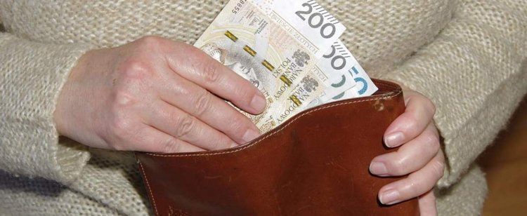 Wiemy już, kiedy zostanie wypłacona czternasta emerytura. Minister niemal potwierdziła wypłaty