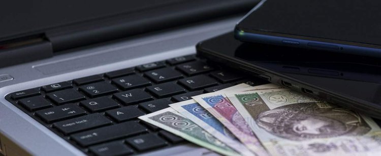 Dostałeś pomoc finansową, ale złamałeś obostrzenia? Jest zapowiedź, będą odbierali pieniądze