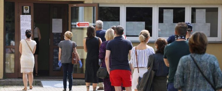 Niektórzy mają prawo ominąć kolejki przy urnach. Możliwe, że także ty się załapiesz