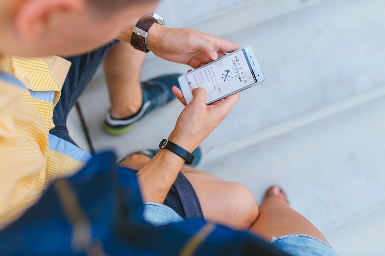 Banki i CERT Polska ostrzegają przed oszustami. Wysyłają fałszywe SMS-y