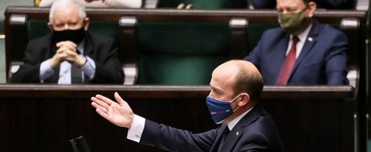 Najnowszy sondaż kiepski dla PiS. Rośnie konkurencja, która już dogania KO