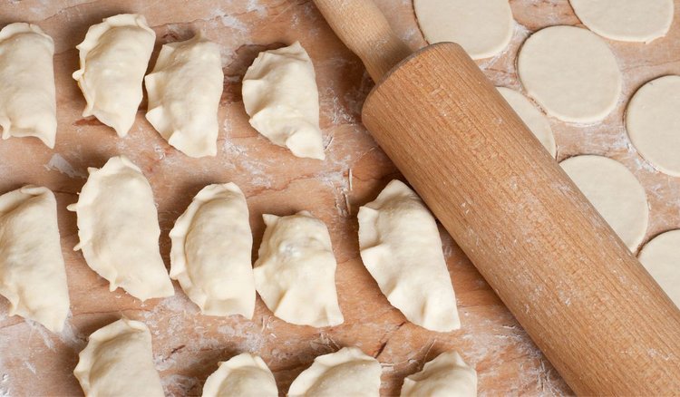  Przepis na ciasto na pierogi z serwatką. Miękkie i doskonałe w smaku