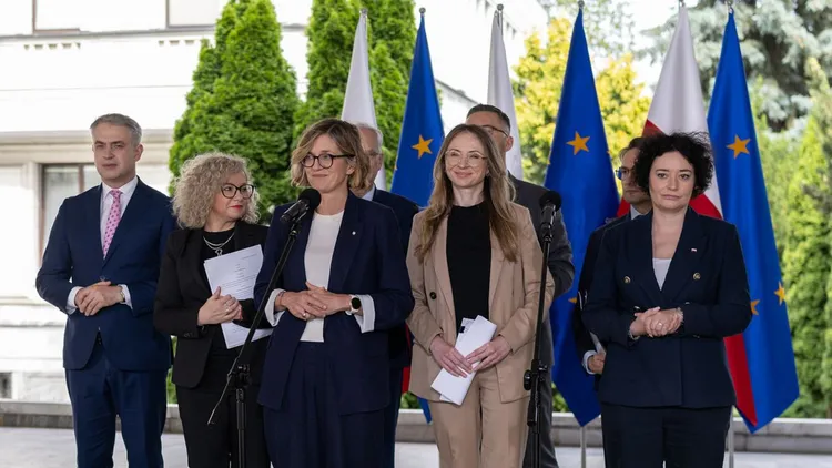 Lewica wykłada karty na stół. Zwrot ws. związków partnerskich i kompleksowa strategia mieszkaniowa