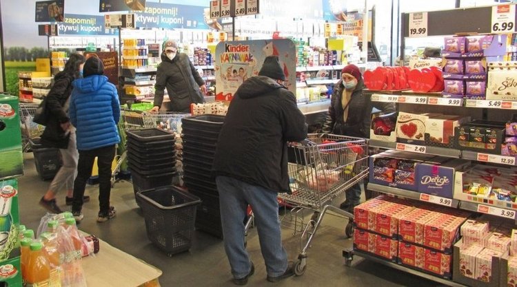 W jakim sklepie w Polsce najtaniej kupimy żywność? Opublikowano raport