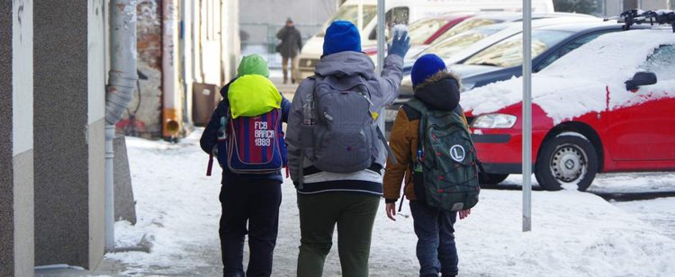 Obostrzenia dotyczące szkół pozostają w mocy. Do 14 marca starsi uczniowie będą uczyć się zdalnie