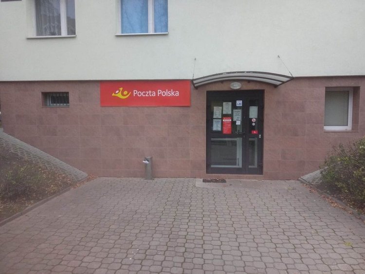 Na poleconych już bez znaczków. Filateliści wściekli na Pocztę Polską