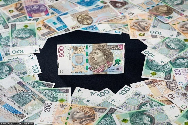 Senat wprowadził 500 plus dla emerytów. Mamy stanowisko rządu w tej sprawie