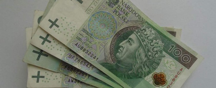 Biedronka rozda własne 500 plus. Będzie dotować karty pracowników