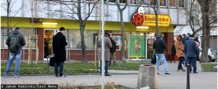 Biedronka zmienia godziny otwarcia. Placówki w całej Polsce będą działać dłużej