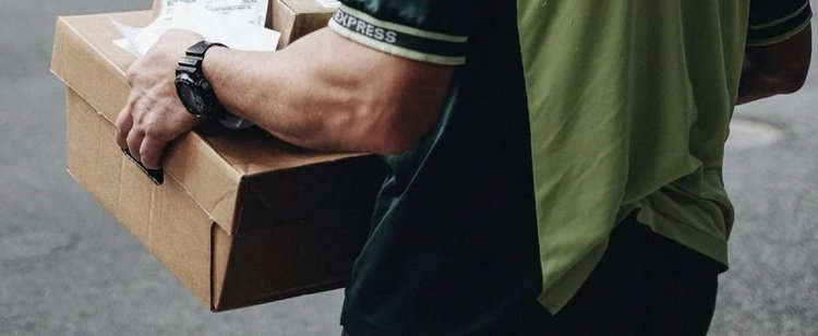 Zgubił przesyłkę wartą 3 tys. zł i jeszcze podrobił podpis klienta. Zdecydowana reakcja firmy kurierskiej