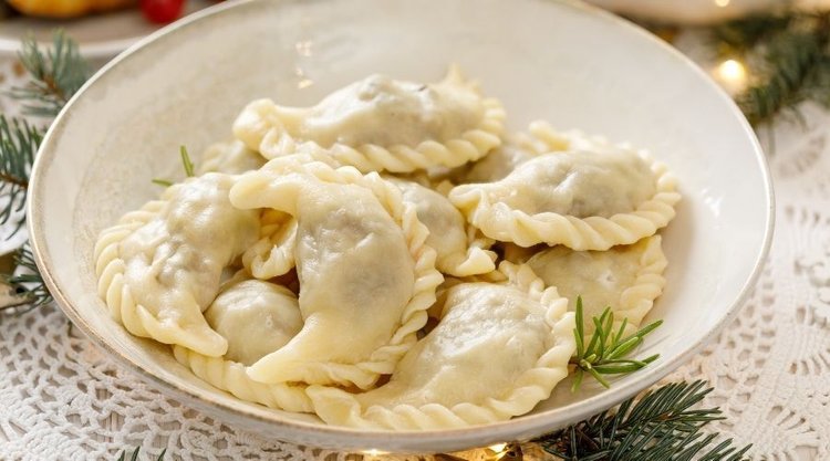Nietypowe, idealne na wigilię pierogi z farszem z maku
