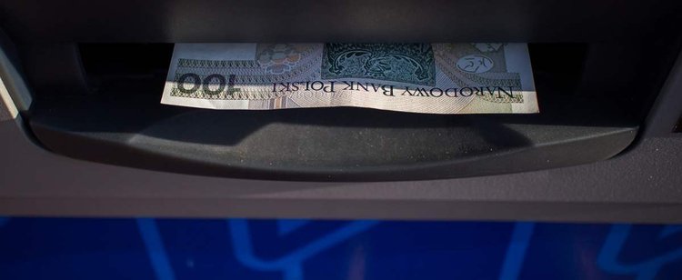 Fatalna zmiana w bankach, oszczędności będą się topić w zastraszającym tempie? Można dużo stracić