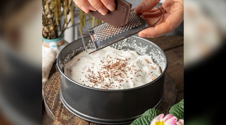 Przepyszne ciasto bez pieczenia Kinder Bueno