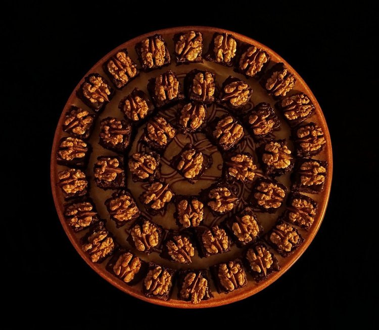 Tort z kremem orzechowym