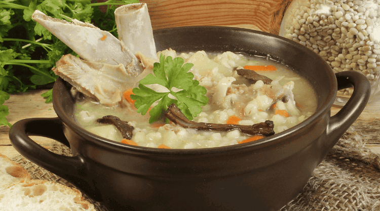 Zupa krupnik na żeberkach 