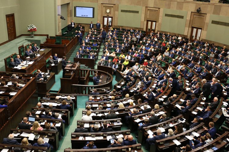 Sejm przyjął nową ustawę deweloperską. UOKiK: wzmocni ochronę osób kupujących nieruchomości