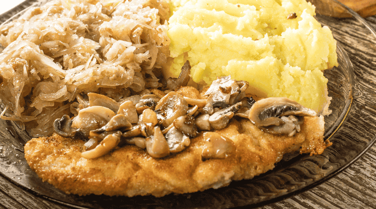 Kotlet schabowy z pieczarkami