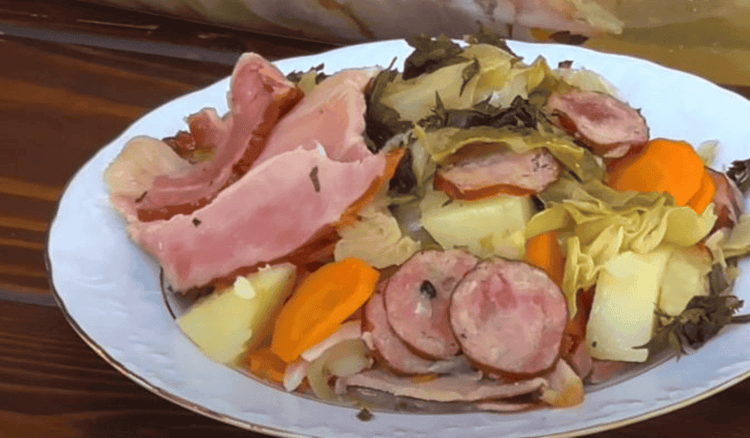 Sycące ziemniaki po cabańsku. Prosty, tani obiad z piekarnika