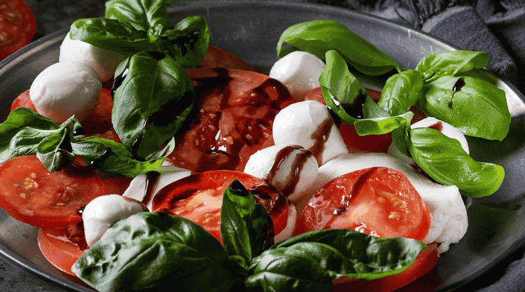 Sałatka caprese - oryginalny przepis 