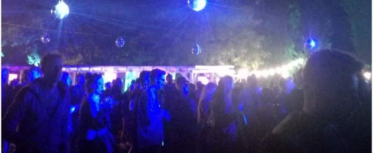 Czy kluby i dyskoteki powinny być otwarte w trakcie pandemii? Jak klubowicze stosują się do restrykcji