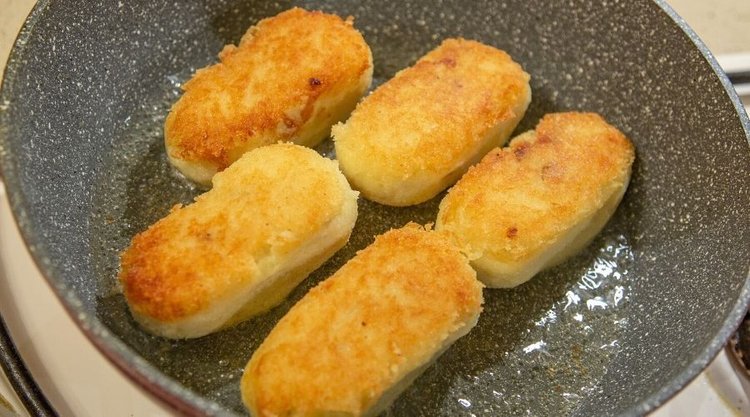 Przedwojenne kotlety ziemniaczane z pieczarkami. Prosto i przepysznie 