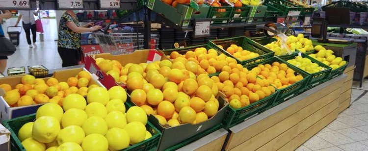 Pojedynek dwóch ulubionych sklepów Polaków wkracza w kolejną fazę. Będzie jeszcze taniej